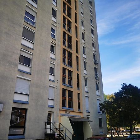 Central Park Apartman Сексард Екстер'єр фото