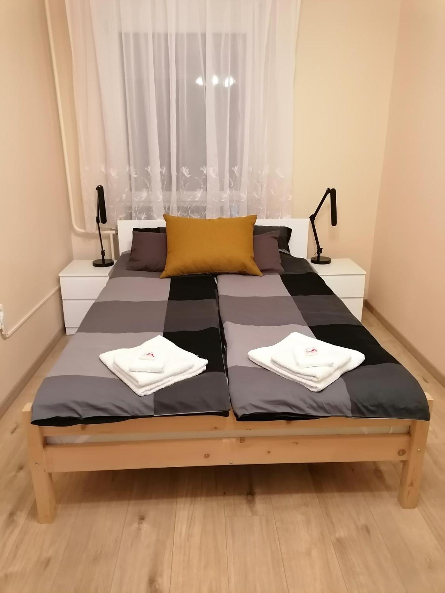 Central Park Apartman Сексард Екстер'єр фото