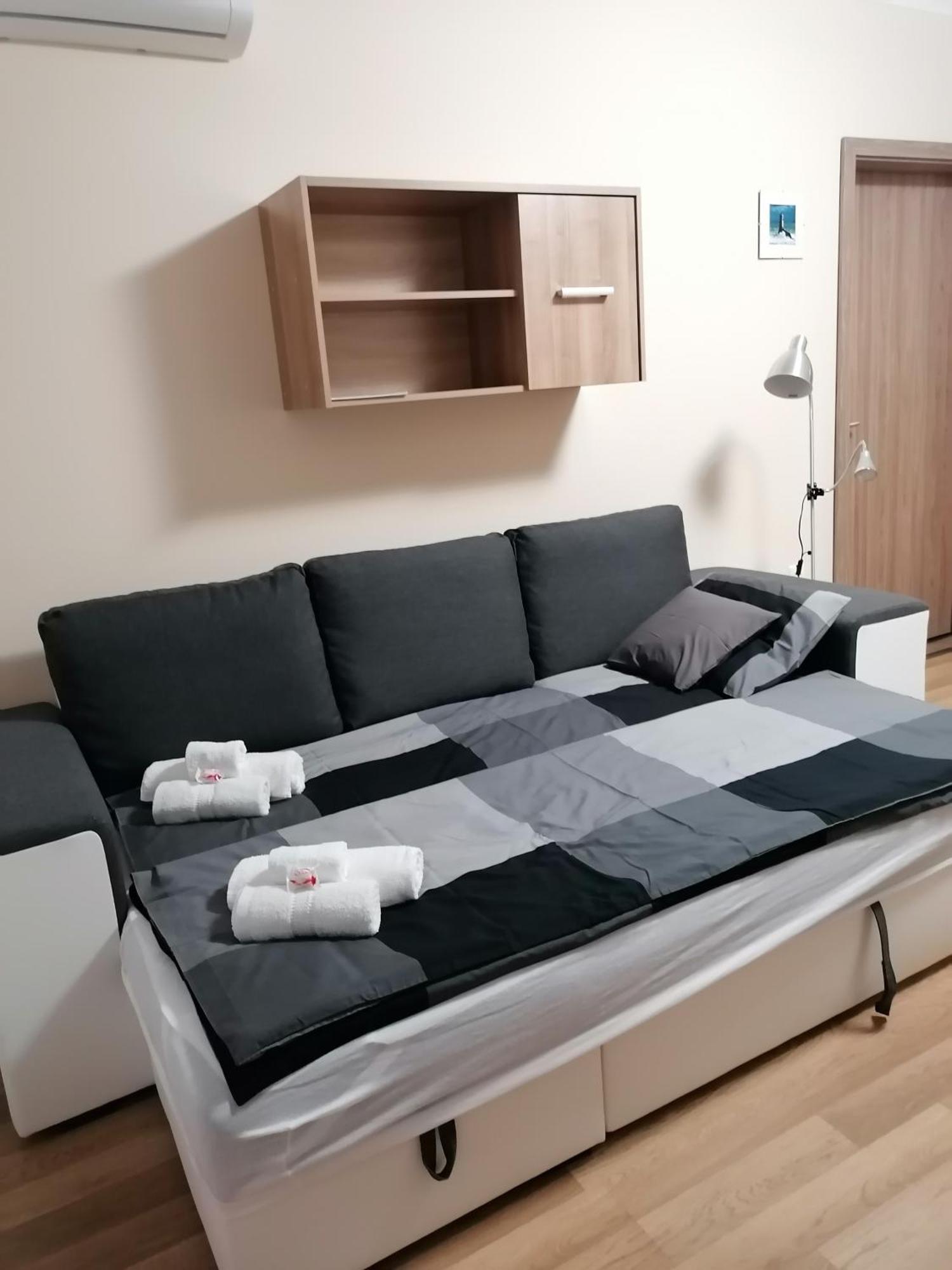 Central Park Apartman Сексард Екстер'єр фото